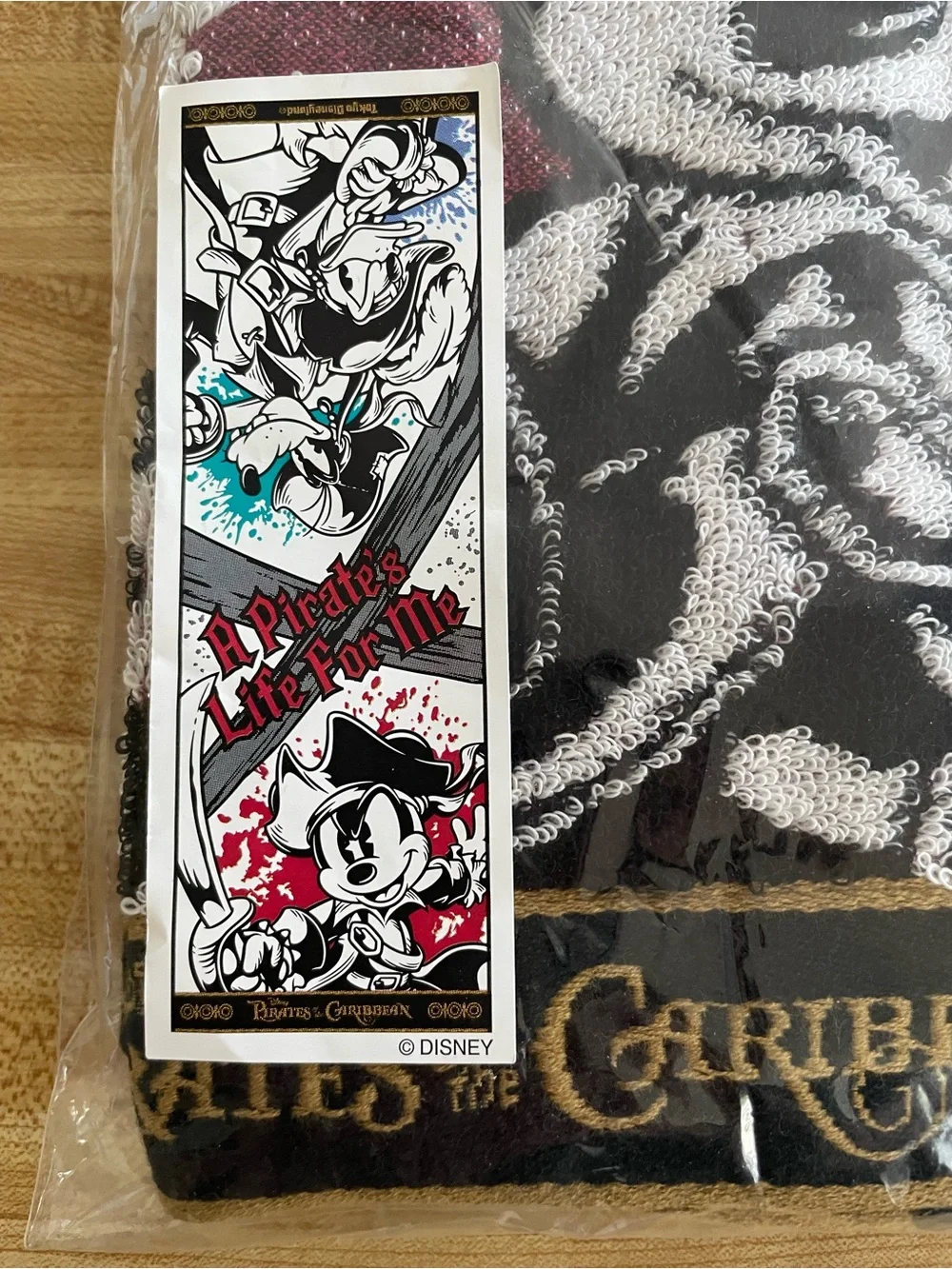 Disney Tokyo Disneyland Black White Maroon Mickey Pirate Bath Towel